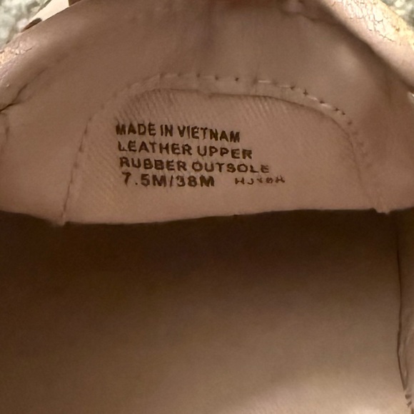 Michael Kors Light Pink Sip-on Sneakers Floral Cutout Size 7.5 - Picture 10 of 10